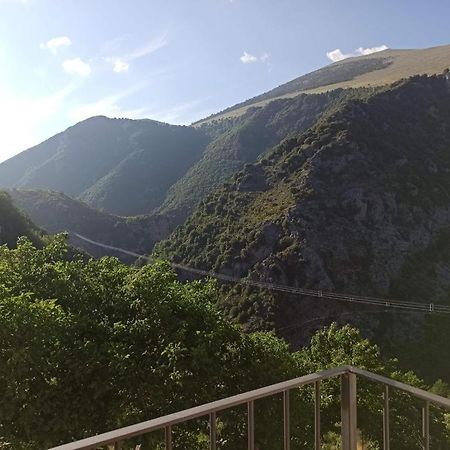 La Casa Dei Panorami Bed & Breakfast Castelsaraceno Екстериор снимка